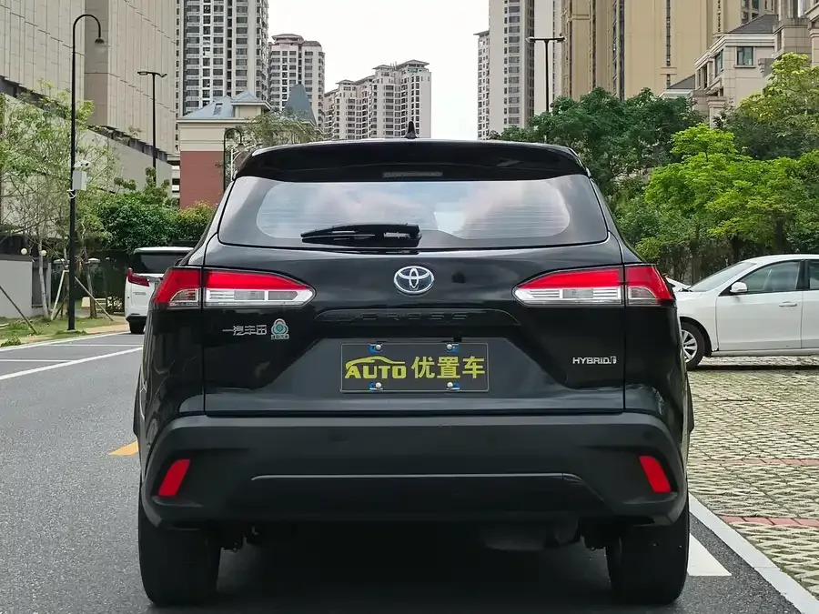 Toyota Corolla Corolla Sharp 2023 Dual Engine 2.0L Pioneer Edition 2024 — миниатюра 2