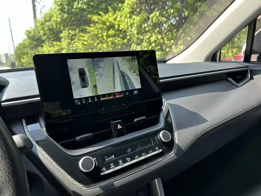 Toyota Frontlander Fenglanda 2023 2.0L CVT Elite Edition 2023 — миниатюра 3