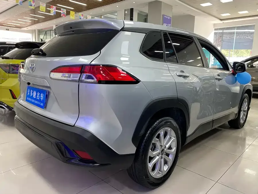 Toyota Frontlander Fenglanda 2023 2.0L CVT Leading Edition 2023 — миниатюра 3