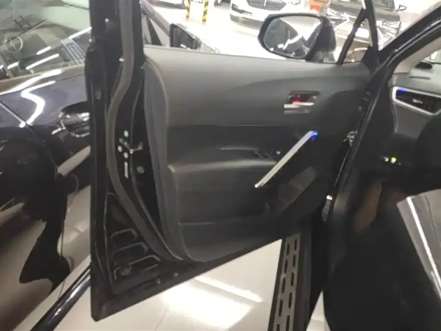 Toyota Frontlander Fenglanda 2024 2.0L CVT Luxury Edition 2024 — миниатюра 4