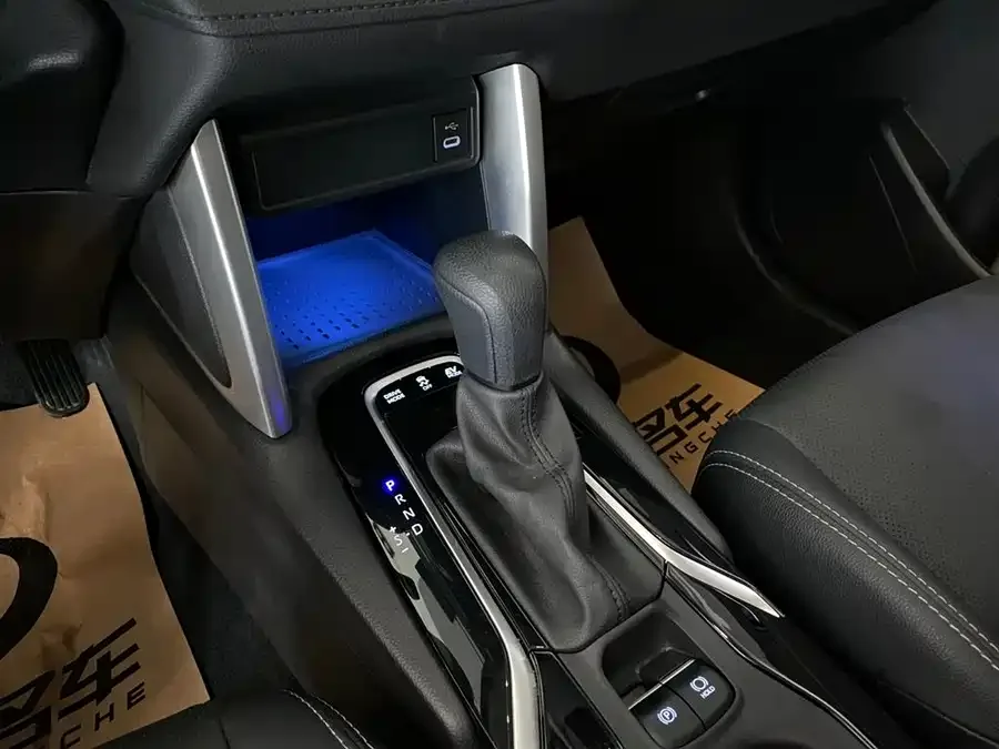 Toyota Frontlander Fenglanda 2023 2.0L Smart Electric Hybrid Dual Engine Deluxe Edition 2023 — миниатюра 5