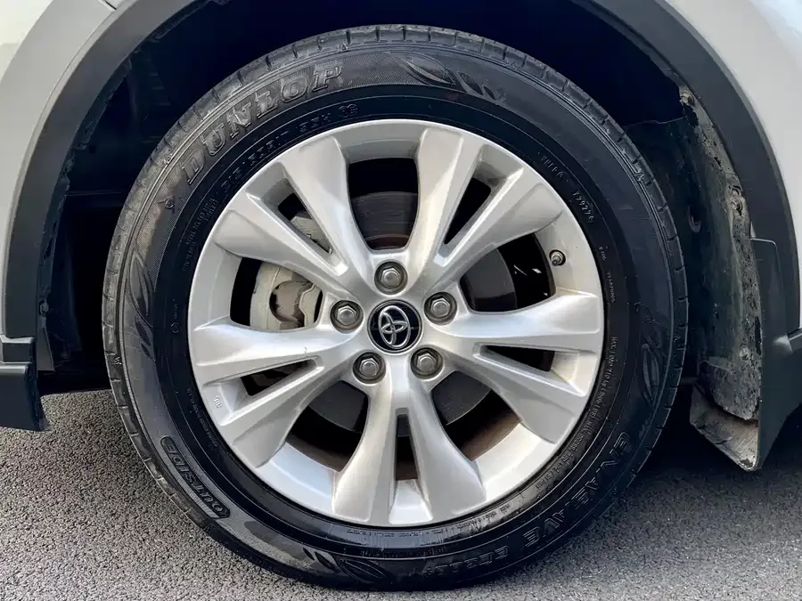 Toyota IZOA Yize IZOA 2023 2.0L Yixiang Edition 2023 — миниатюра 2