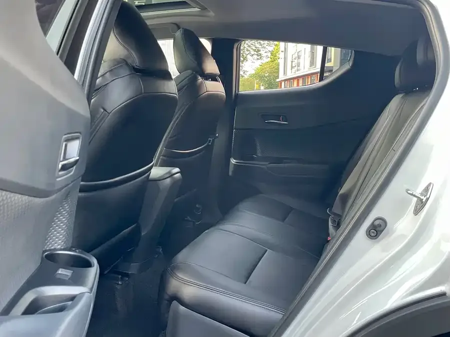Toyota IZOA Yize IZOA 2023 2.0L Yixiang Edition 2023 — миниатюра 4
