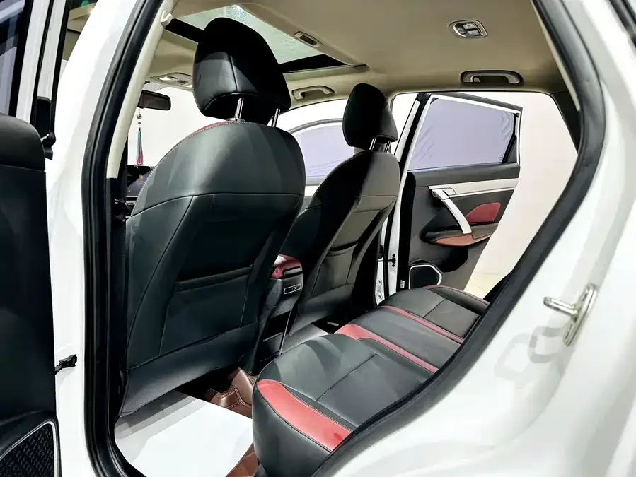 Geely Coolray SX11 Binyue 2021 1.4T DCT Diamond Edition 2022 — миниатюра 2