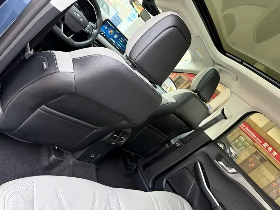 Ford Edge 2020 EcoBoost 245 2WD Premium Edition 2022 — миниатюра 3