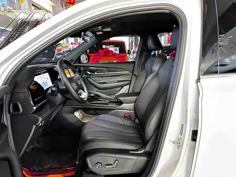 Geely Monjaro Xingyue L 2025 2.0TD Automatic Cloud Edition 2025 — миниатюра 4