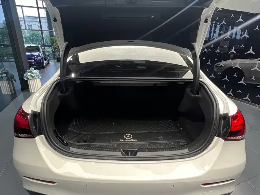 Mercedes-Benz Class A Mercedes-Benz A-Class 2022 A 200 L Sports Sedan Dynamic Edition 2022 — миниатюра 2