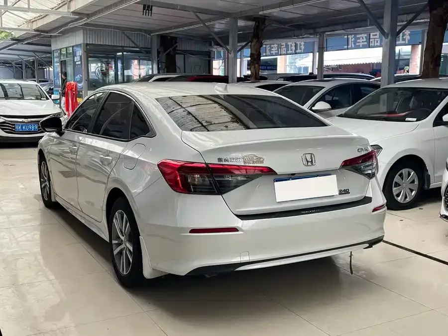Honda Civic 2023 Civic 240TURBO CVT Power Edition 2023 — миниатюра 3