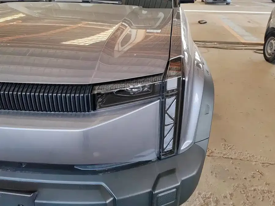 iCAR 03 iCAR 03 2024 501km 2WD long range version 2025 — миниатюра 2