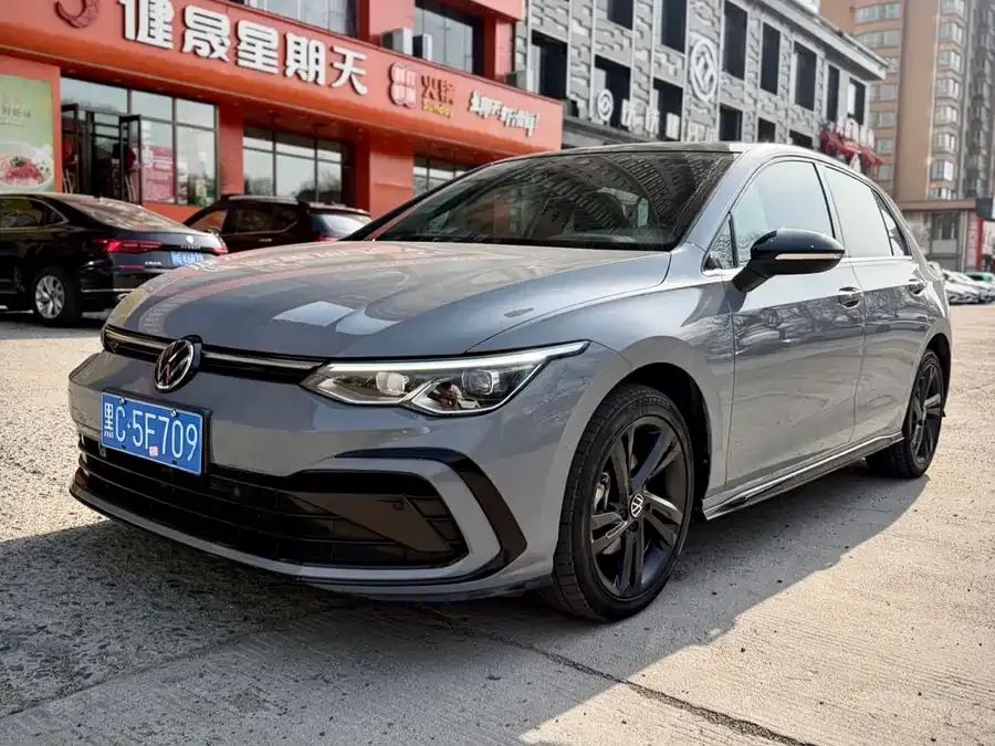 Volkswagen golf Golf 2021 280TSI DSG R-Line 2022 — фото 1, купить с доставкой в Москву