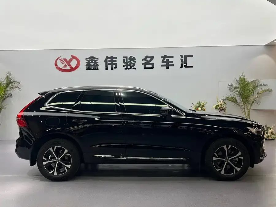 Volvo XC60 2026 B5 4WD Zhiyi Luxury Edition 2026 — миниатюра 2