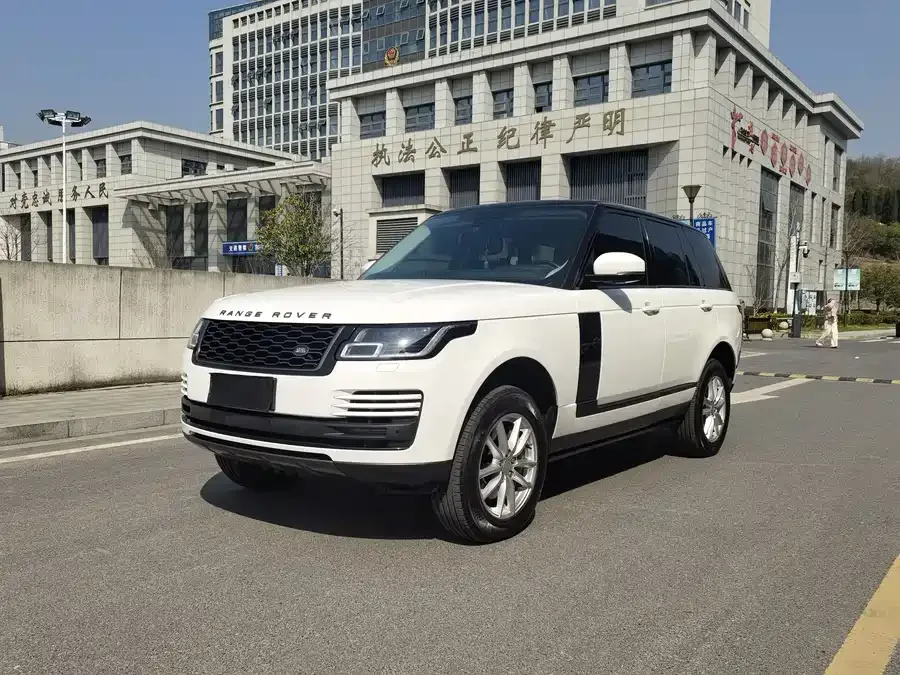 Land Rover Range Rover Range Rover 2022 3.0 L6 360PS Grand Edition 2022 — фото 1, купить с доставкой в Москву