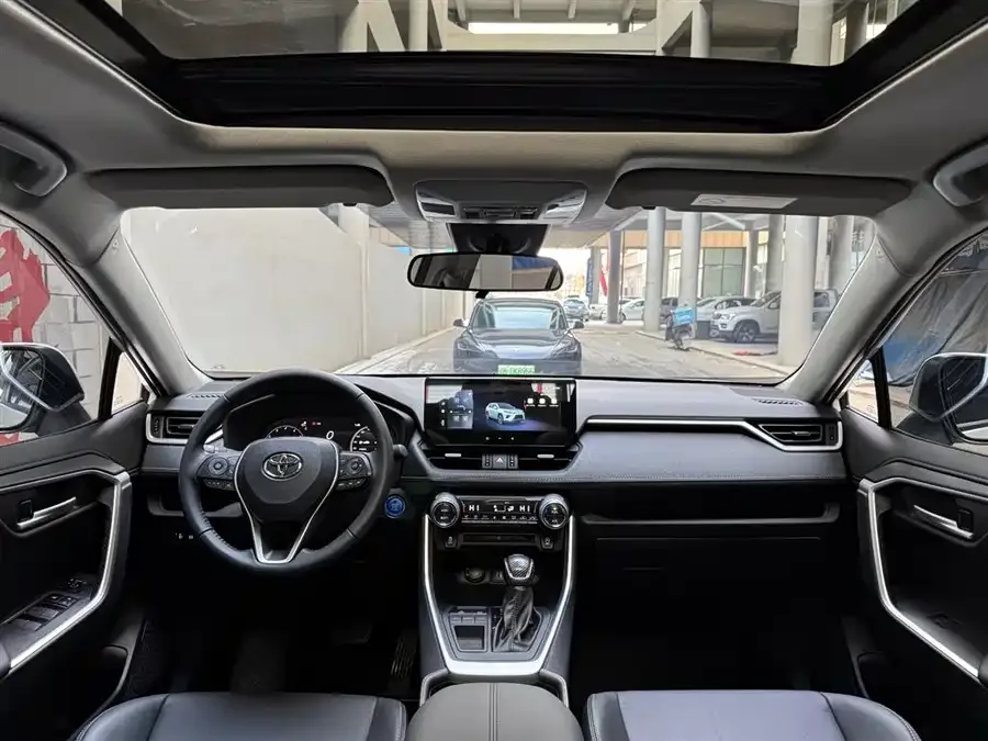 Toyota Wildlander Wildlander 2023 2.0L CVT 2WD Luxury PLUS Edition 2024 — миниатюра 5