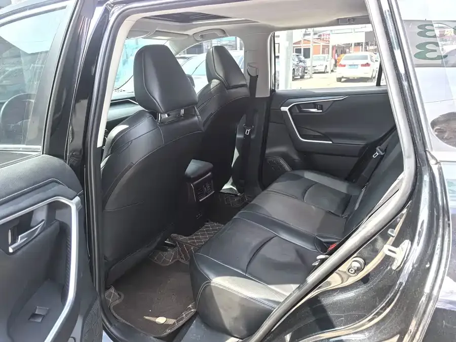 Toyota Wildlander Wildlander 2022 2.0L CVT 2WD Luxury PLUS Edition 2022 — миниатюра 2