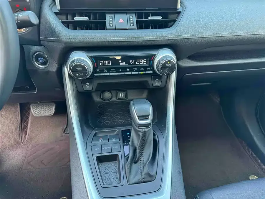 Toyota Wildlander Wildlander 2022 2.0L CVT 2WD Luxury Edition 2022 — миниатюра 5
