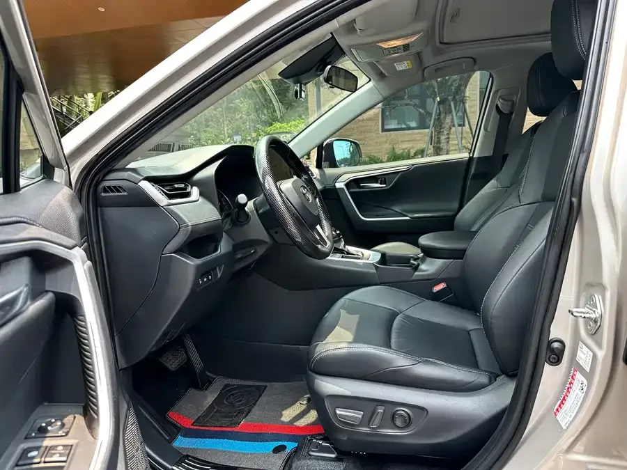 Toyota Wildlander Wildlander 2022 2.0L CVT 2WD Luxury Edition 2022 — миниатюра 2