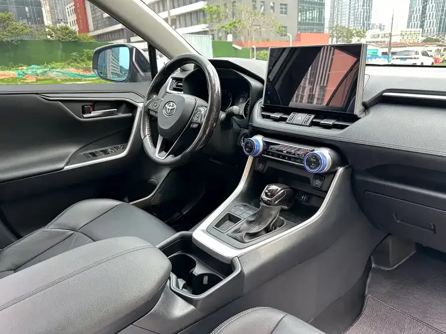 Toyota Wildlander Wildlander 2022 2.0L CVT 2WD Luxury Edition 2022 — миниатюра 4