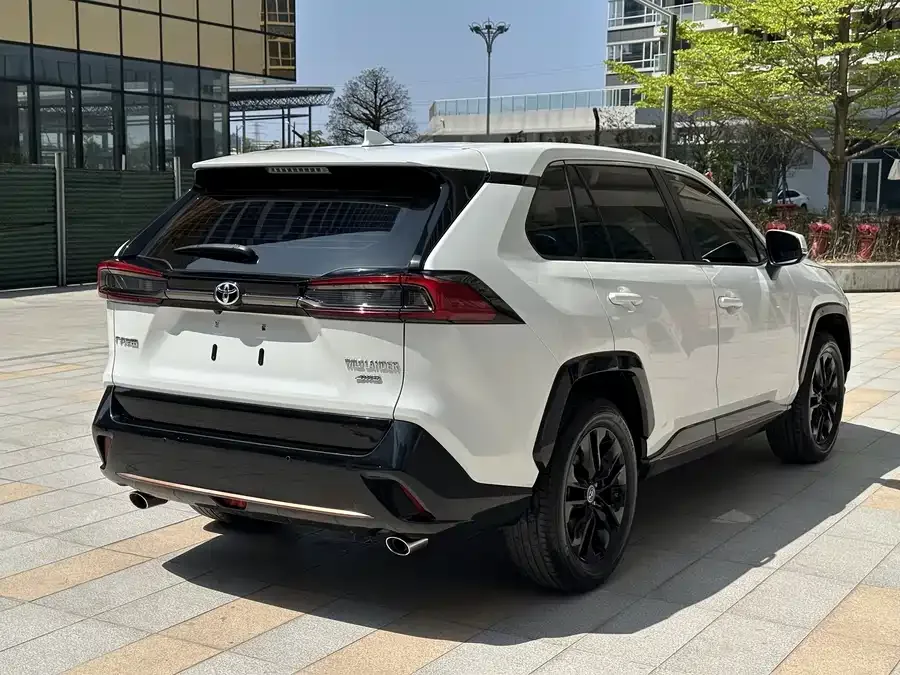 Toyota Wildlander Wildlander 2022 2.0L CVT 2WD Knight Edition 2023 — миниатюра 4