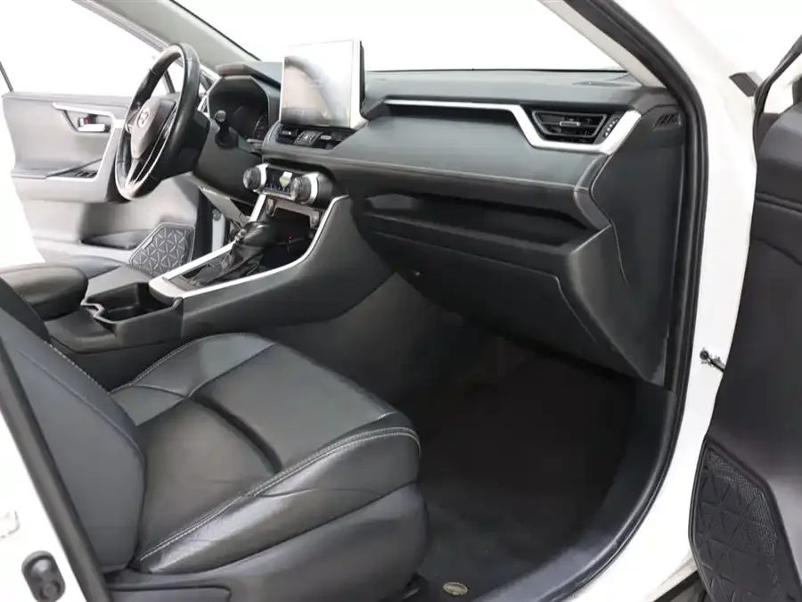 Toyota Wildlander Wildlander 2022 2.0L CVT 2WD Luxury Edition 2022 — миниатюра 4