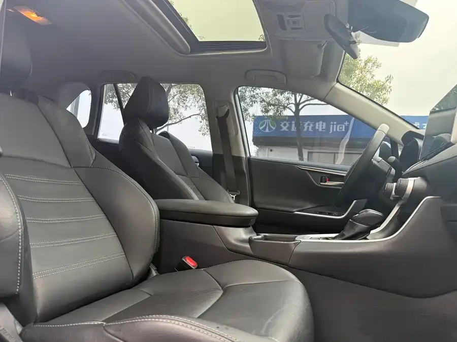 Toyota Wildlander Wildlander 2022 2.0L CVT 4WD Luxury Edition 2022 — миниатюра 5