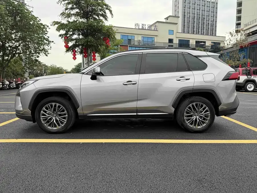 Toyota Wildlander Wildlander 2023 2.0L CVT 4WD Luxury PLUS Edition 2023 — миниатюра 4