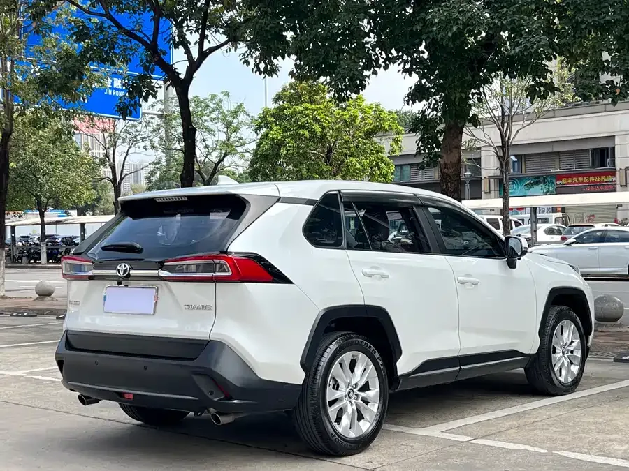 Toyota Wildlander Wildlander 2022 2.0L CVT 2WD Leading Edition 2022 — миниатюра 4
