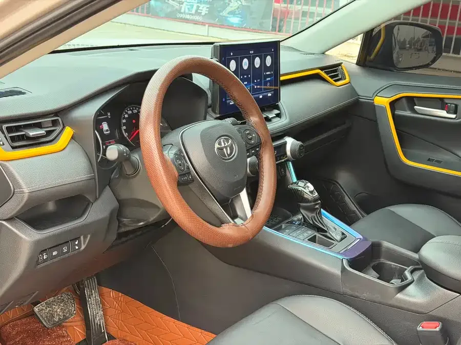 Toyota Wildlander Wildlander 2022 2.0L CVT 4WD Luxury PLUS Edition 2023 — миниатюра 5