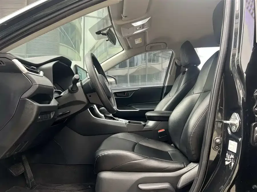 Toyota Wildlander Wildlander 2023 2.0L CVT 2WD Leading Edition 2023 — миниатюра 2
