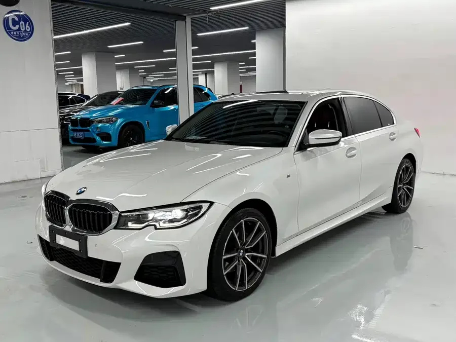 BMW 3 series BMW 3 Series 2022 320Li M Sport Package 2022 — фото 1, купить с доставкой в Москву