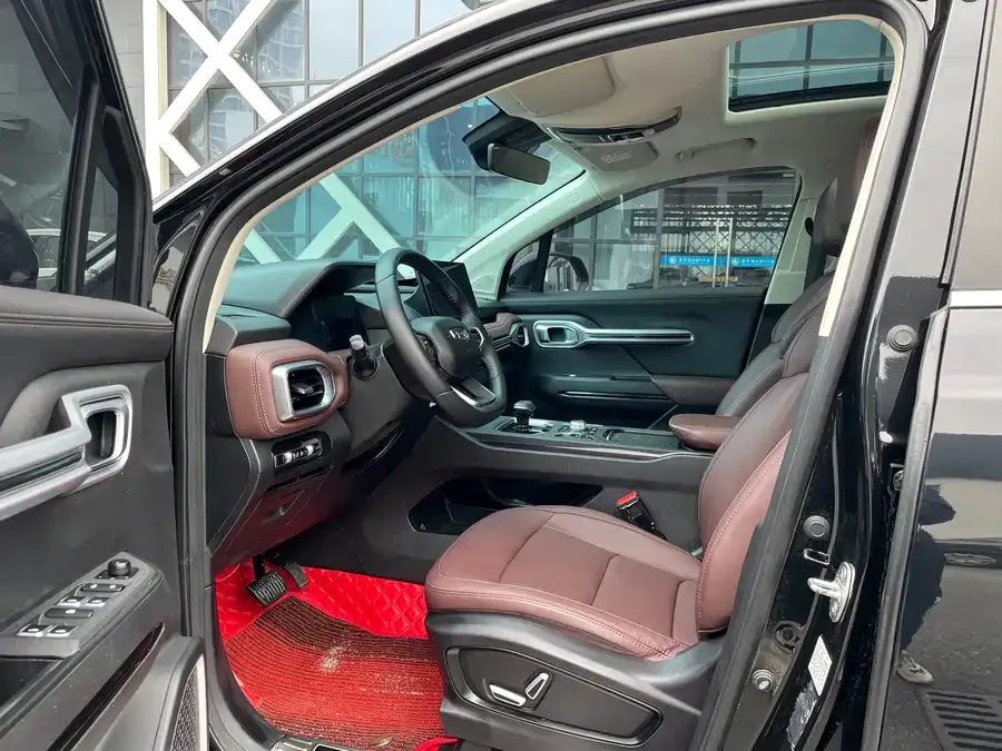 Geely Okavango Haoyue 2022 1.8TD DCT Luxury 7-seater 2023 — миниатюра 2