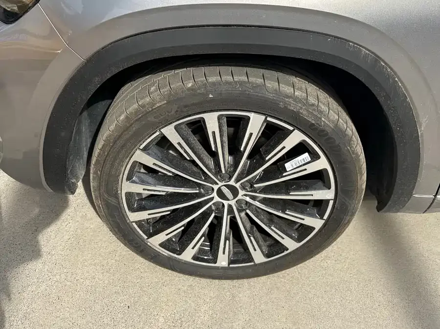 Geely Monjaro Xingyue L 2025 Dongfangyao 2.0TD Automatic Star-gazing Edition 2025 — миниатюра 4