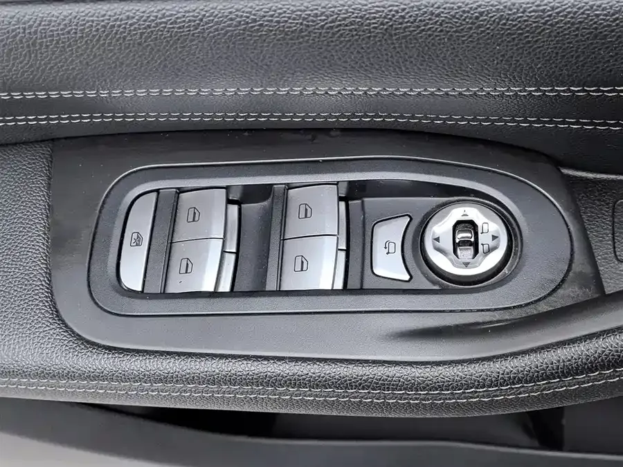 Exeed VX Xingtu Lanyue 2021 400T 4WD Xingyao Pro Edition 7 Seaters 2022 — миниатюра 3