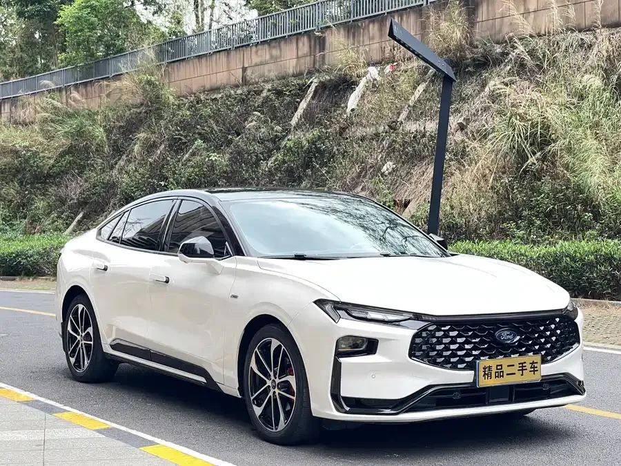 Ford Mondeo 2022 Toyota Mondeo EcoBoost 245 ST-Line 2022 — миниатюра 3