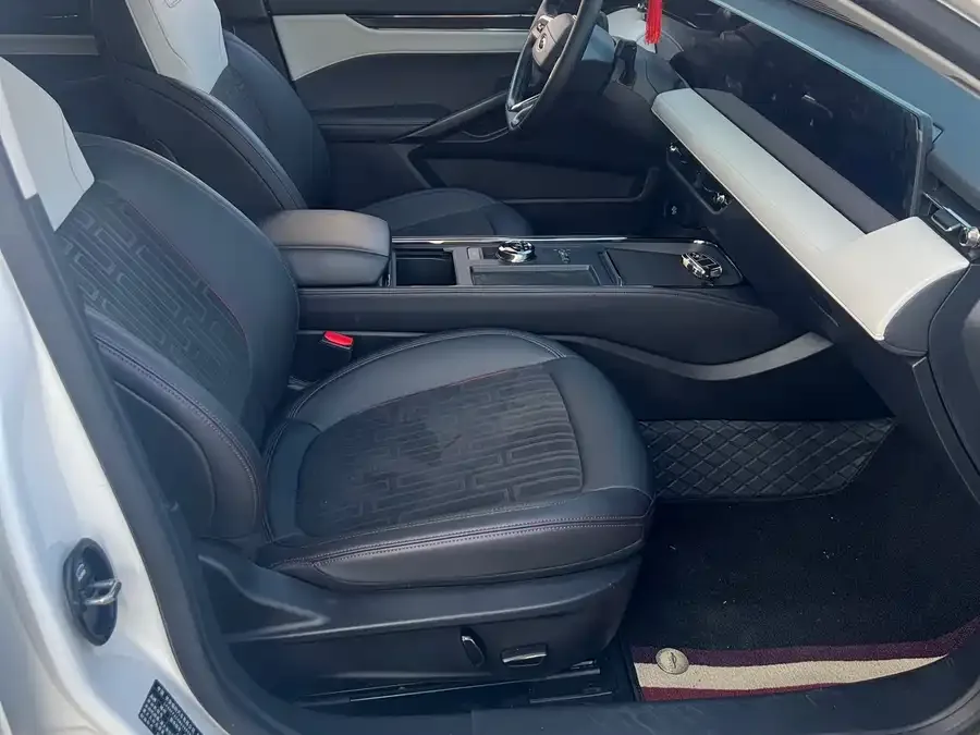 Ford Mondeo 2022 Mondeo EcoBoost 245 Luxury 2023 — миниатюра 5