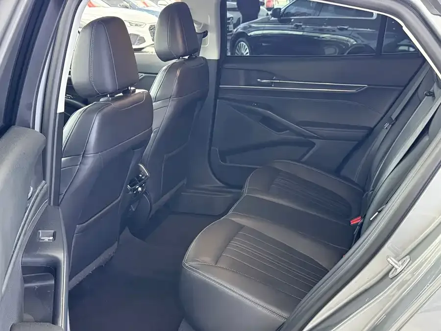 Ford Mondeo Mondeo 2025 2.0T EcoBoost Luxury Edition 2025 — миниатюра 2