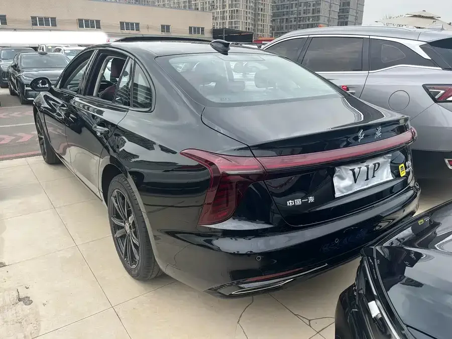 Hongqi H5 Hongqi H5 2025 2.0T Automatic Shadow Edition 2026 — миниатюра 2