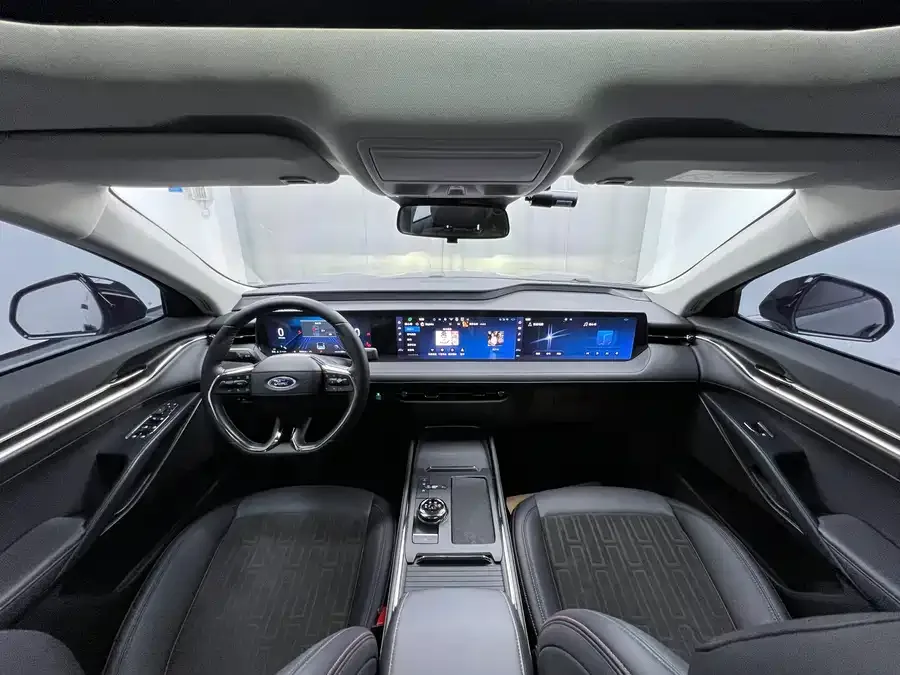 Ford Mondeo 2023 Mondeo EcoBoost 245 Luxury 2024 — миниатюра 4
