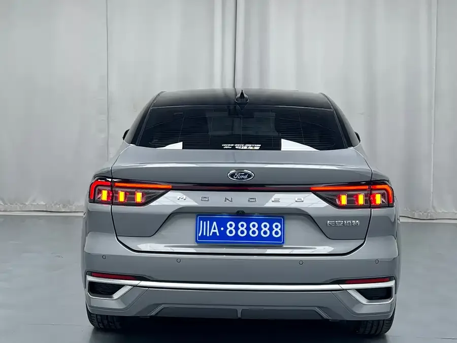Ford Mondeo 2023 Mondeo EcoBoost 245 Luxury 2024 — миниатюра 5