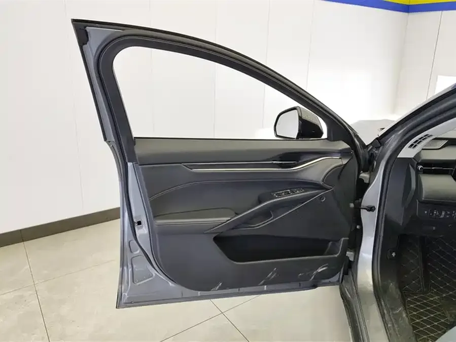 Ford Mondeo Mondeo 2022 facelift EcoBoost 245 luxury model 2024 — миниатюра 4