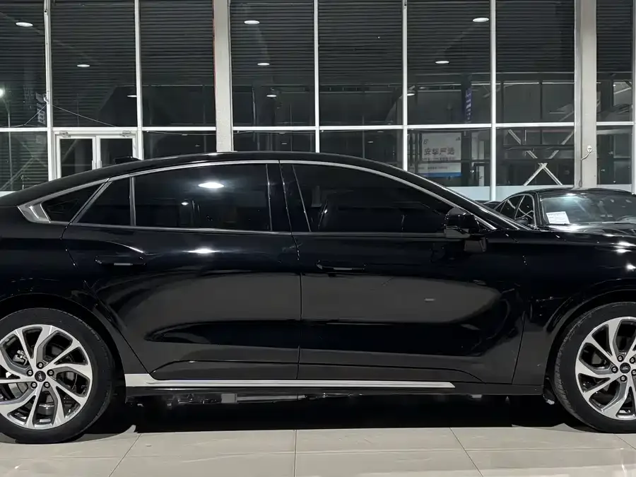 Ford Mondeo 2022 Mondeo EcoBoost 245 Extreme Edition 2023 — миниатюра 4
