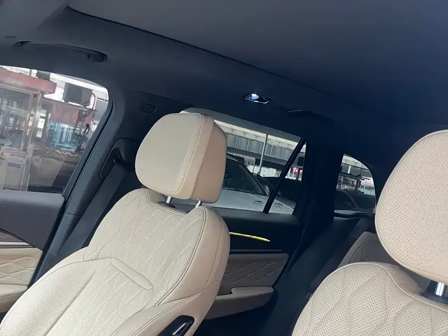 Geely Monjaro Xingyue L 2025 Dongfangyao 2.0TD Automatic 4WD Moon-Watching Edition 2025 — миниатюра 4