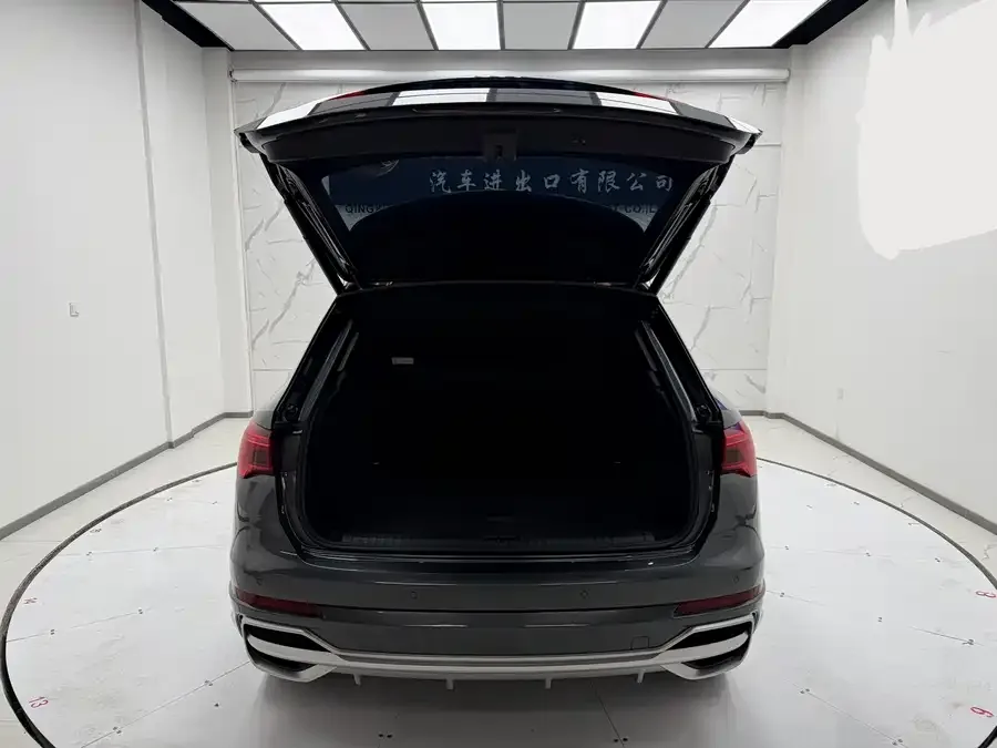 Audi Q3 2022 35 TFSI Fashionable and Dynamic 2022 — миниатюра 4