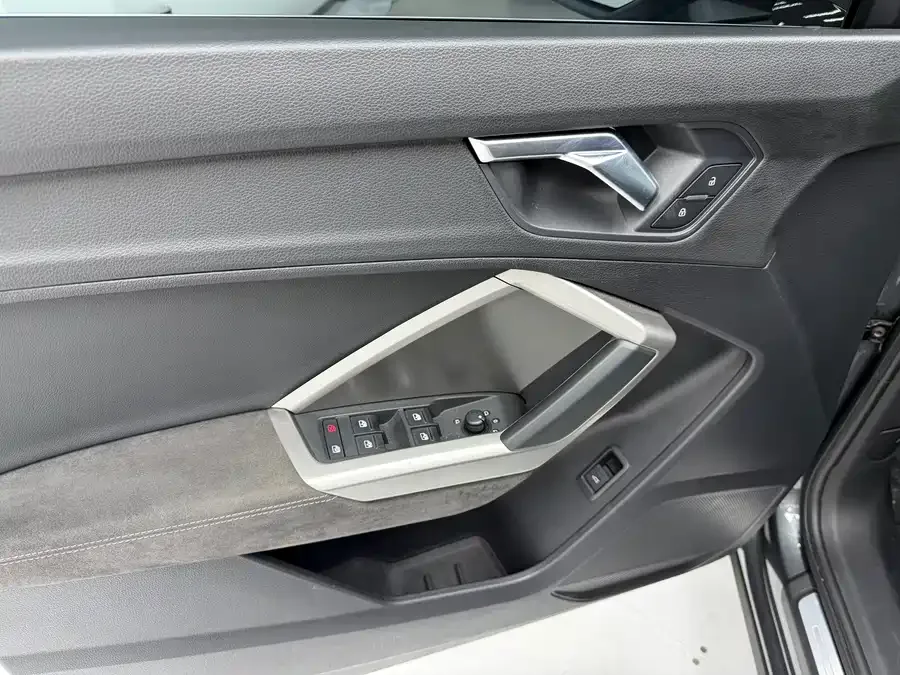 Audi Q3 2022 35 TFSI Fashionable and Dynamic 2022 — миниатюра 5
