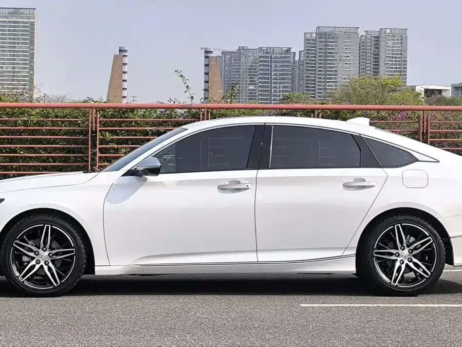 Honda Inspire 2022 Insignia 260TURBO Elite Edition 2022 — миниатюра 4