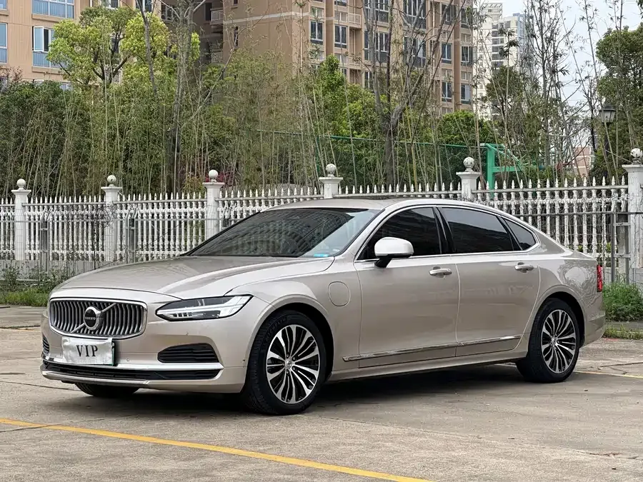Volvo S90 plug-in hybrid 2025 plug-in hybrid four-wheel drive long-range Zhiyi luxury version 2025 — фото 1, купить с доставкой в Москву