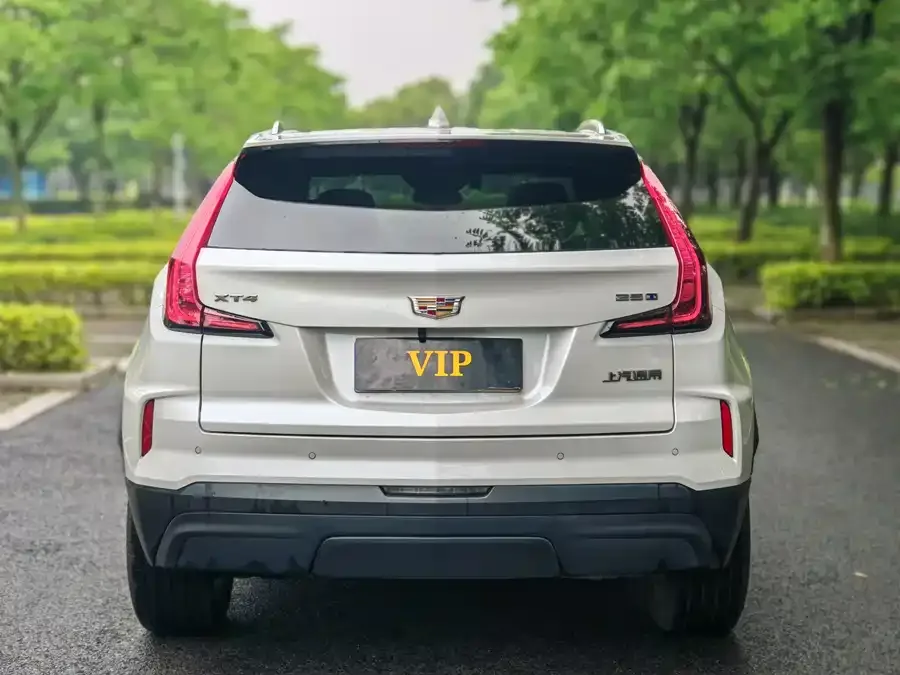 Cadillac XT4 2024 25T 2WD Fashion Edition 2023 — миниатюра 2