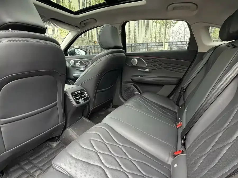 Chery Arrizo 8 PRO Chery Arrizo 8 PRO 2025 1.6T DCT Standard Edition 2025 — миниатюра 2