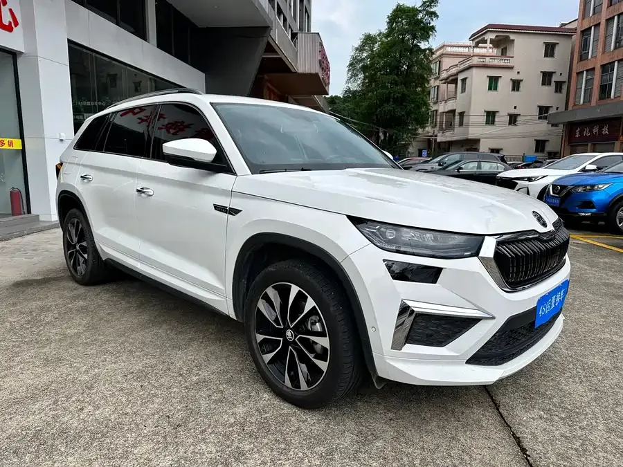 Skoda Kodiaq Kodiak 2024 TSI330 5-seater two-wheel drive luxury version 2024 — миниатюра 3