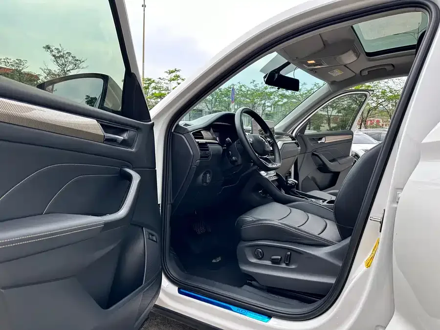 Skoda Kodiaq Kodiak 2024 TSI330 5-seater two-wheel drive luxury version 2024 — миниатюра 5