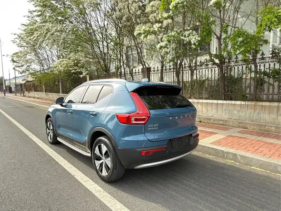 Volvo XC40 2023 B3 Zhiyuan Luxury Edition 2023 — миниатюра 3